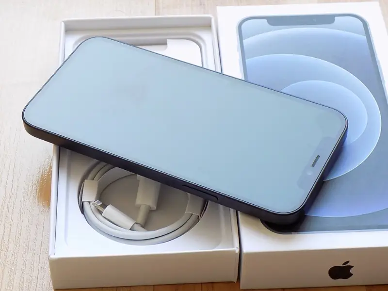 iPhone 12 128GB Černá